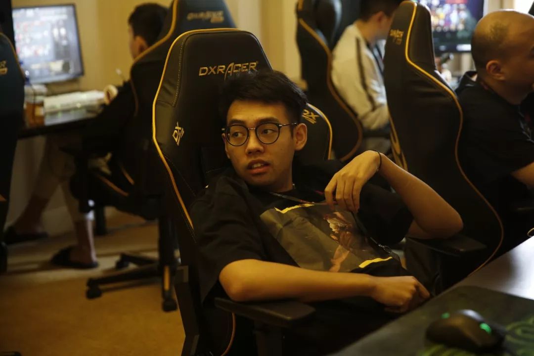 熊的力量！ Tarzan 疯狂地攻击 Scout ，最终胜利由 AL3-2 JD Gaming 获得，晋级决赛