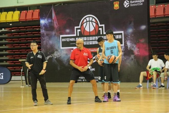 索帅：安切洛蒂曾调侃执教曼联压力太大，这种压力也是种荣幸