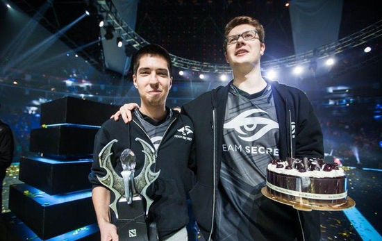 极致团队合作，G2的完美技能组合赢得了第一场比赛！G2 1-0 TE