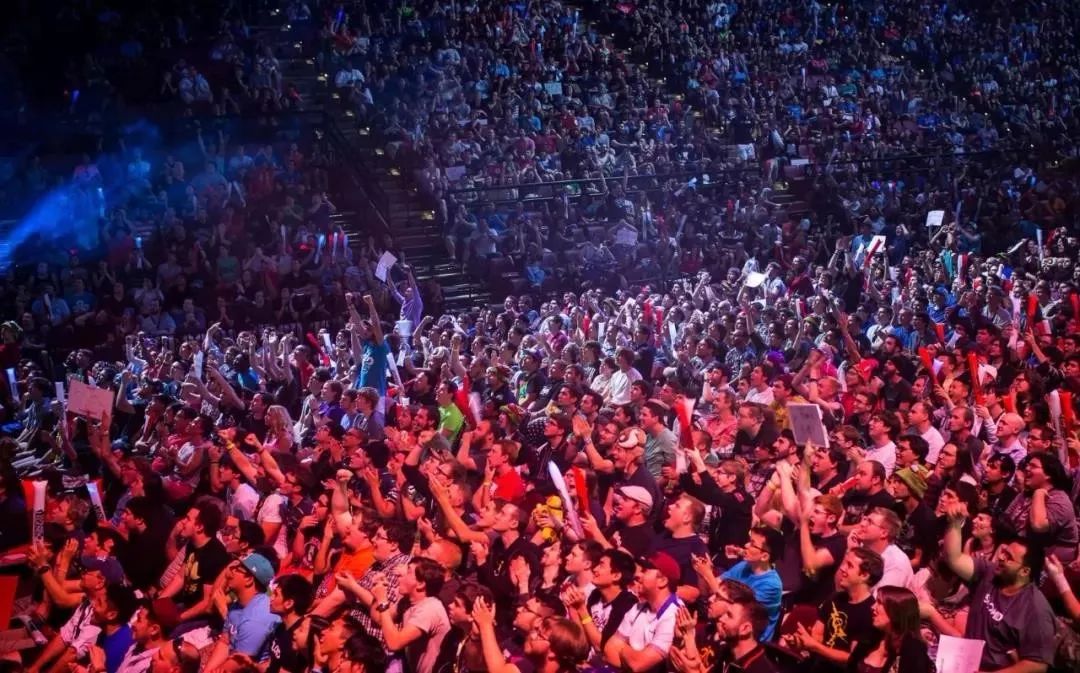 LPL 明天的首发阵容已公布： SeTab 对阵 knight 在中路， HOYA 对阵 bin 在SOLO选边赛中