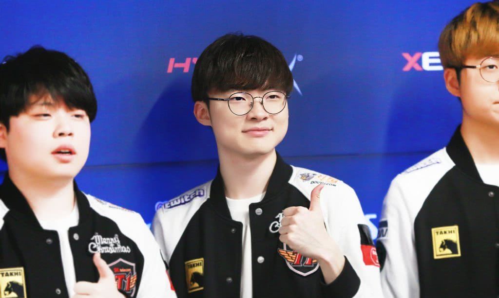 esports-homepage-layout